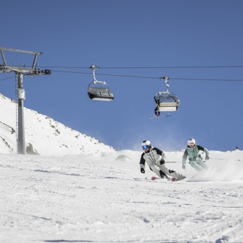 Skifahren an Ostern und geprüfte Sicherheit in PGS-Skigebieten