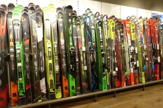 Den Artikel lesen: Skibasare 2026: Günstig in die neue Skisaison starten