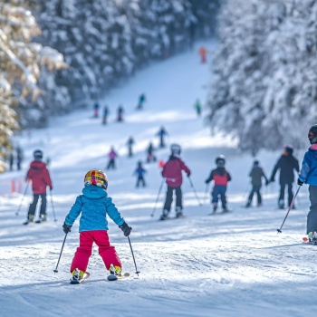So finden Familien das passende Skigebiet
