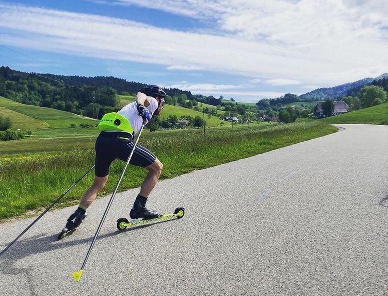 07 Familiensport im Sommer Skiroller - FAMILIENSPORT IM SOMMER